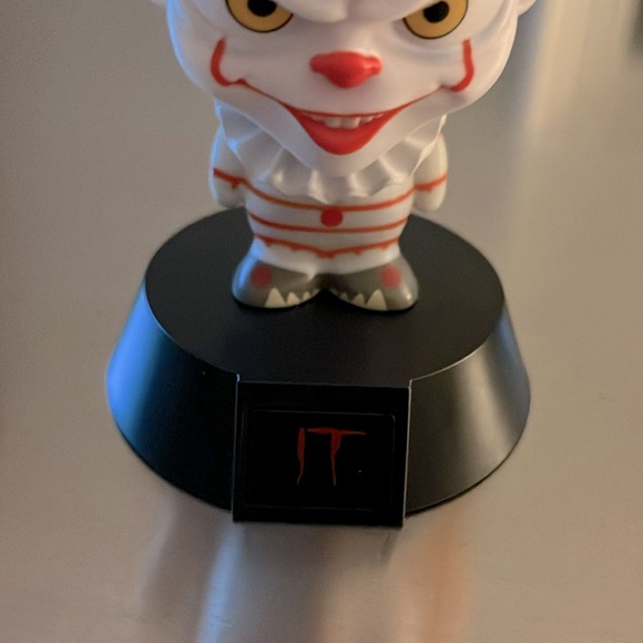 Pennywise lightup figure - Picture 2 of 2